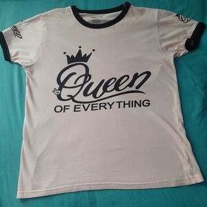 ON FIRE | "QUEEN OF EVERYTHING" TShirt (size L)